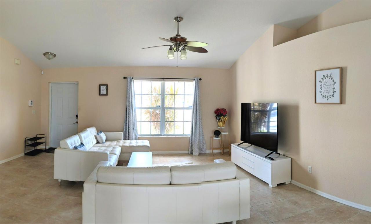 Hébergement de vacances Luhna 3 Bed / 2 Bath Canalfront Heated Pool Cape Coral