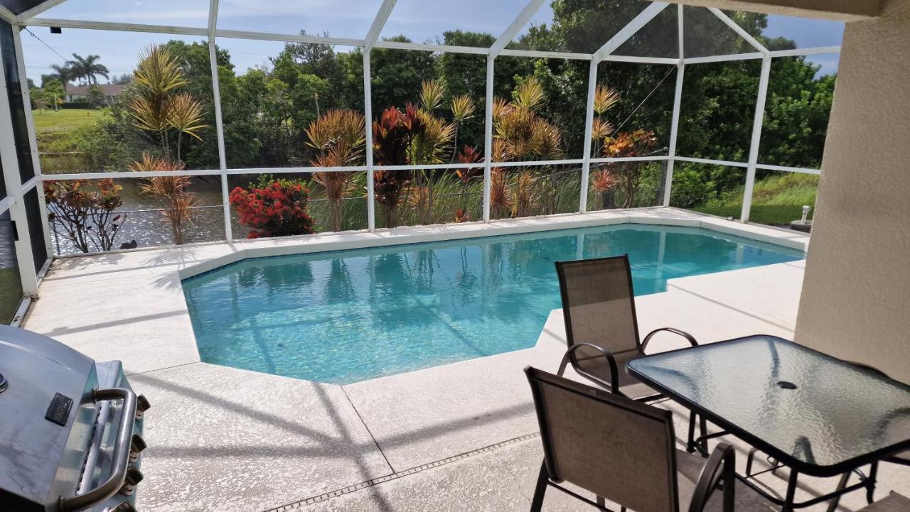 Luhna 3 Bed / 2 Bath Canalfront Heated Pool * Cape Coral